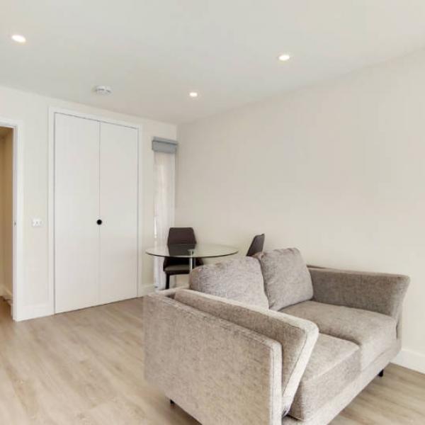 Hazel Way, SE1